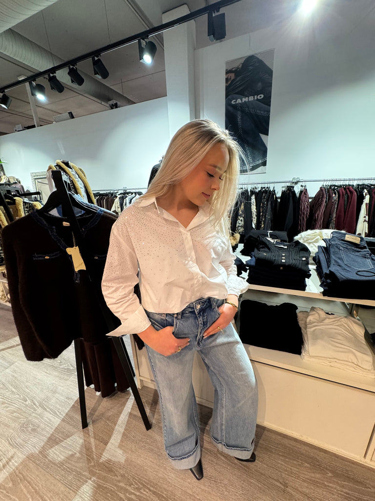 Hvit skjorte m/krystaller