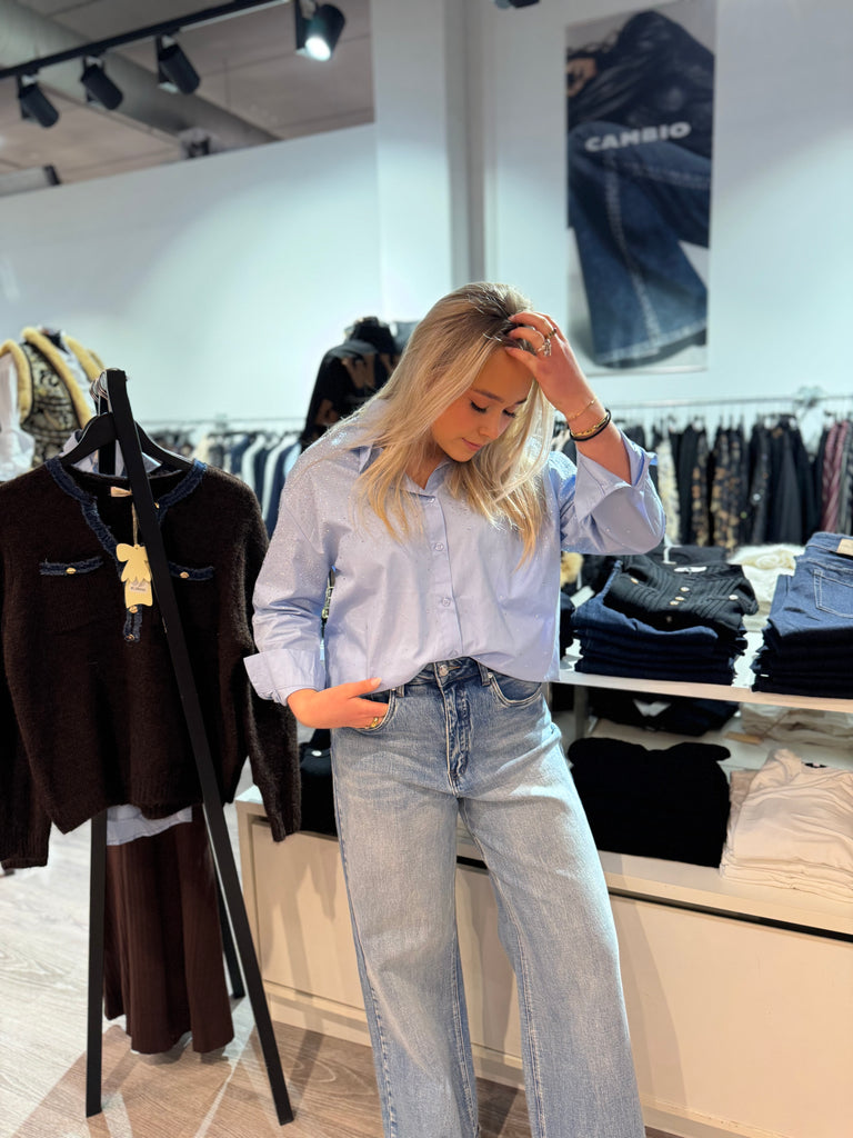 Lysblå skjorte m/krystaller