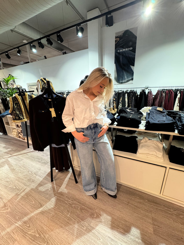 Hvit skjorte m/krystaller