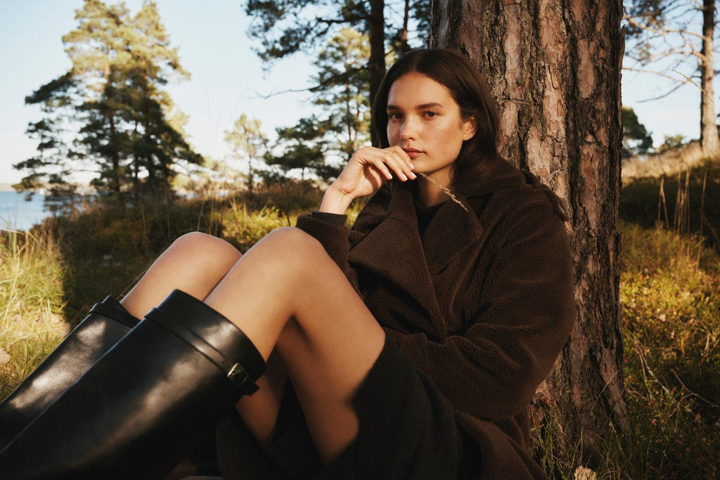 Maxi teddykåpe med belte i ullblanding, mørkebrun