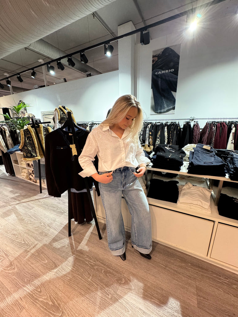 Hvit skjorte m/krystaller