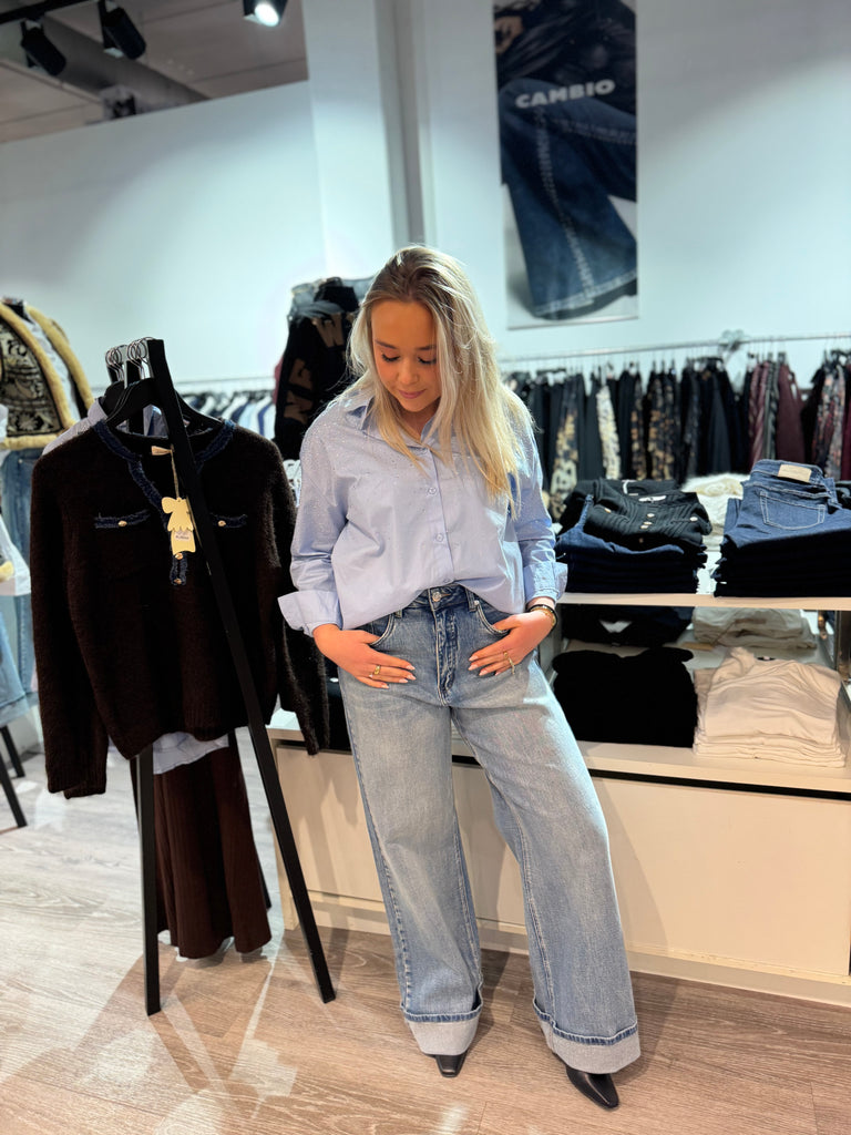 Lysblå skjorte m/krystaller