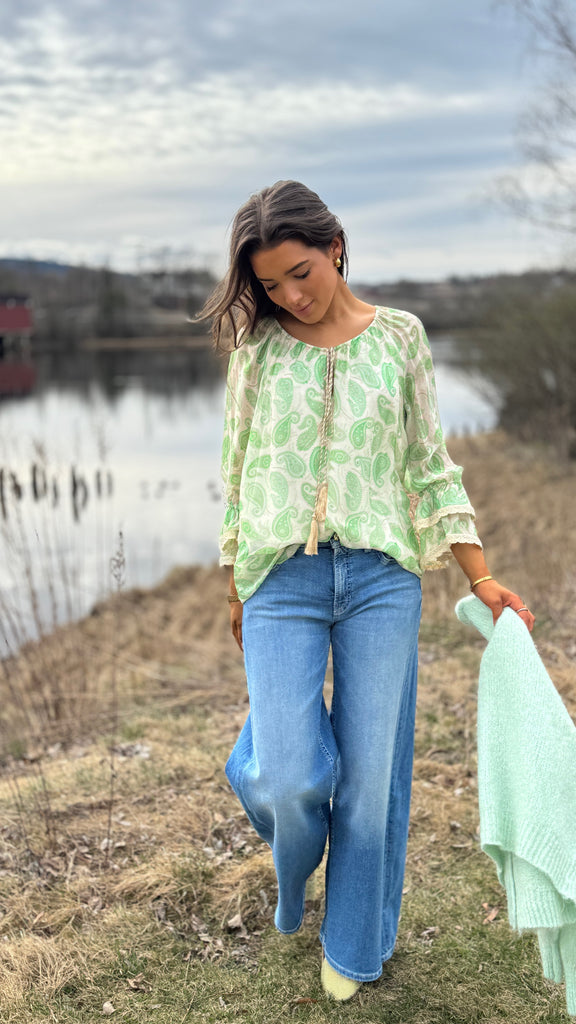 Flower silkebluse green